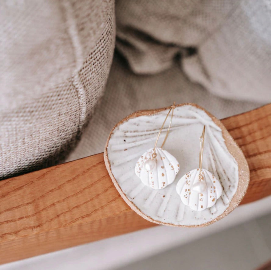 Gold Shell & Pearl